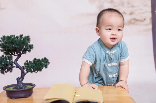 西双版纳宝宝爱吐奶是什么原因
